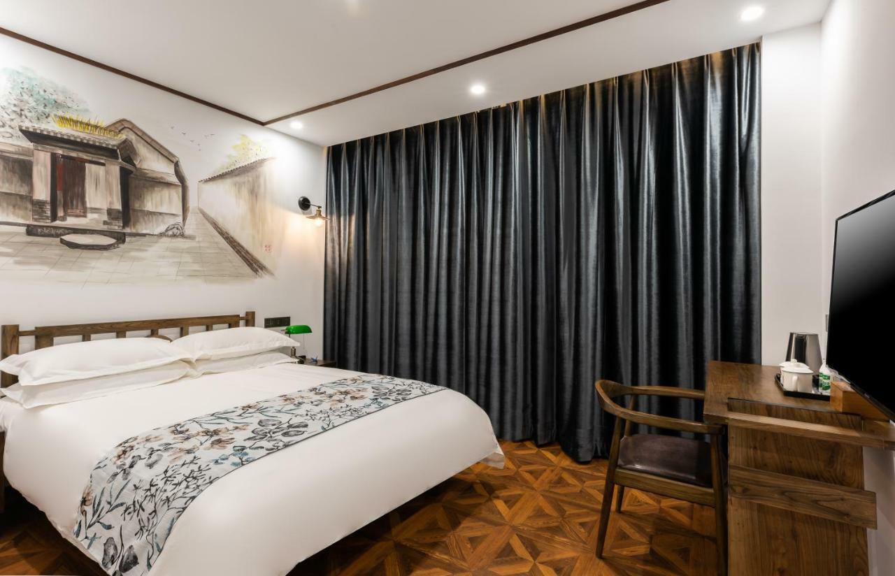 Nostalgia Hotel Near Prince Gong'S Mansion- Beihai Park, Tian'Anmen Square, Nanluoguxiang Hutong, Huguosi Hutong Snack Street, 5 Minutes Walk Away From Ping'Anli Subway Station, Free Ice Cream And Laundry Service,English Communication Well Pekin Dış mekan fotoğraf