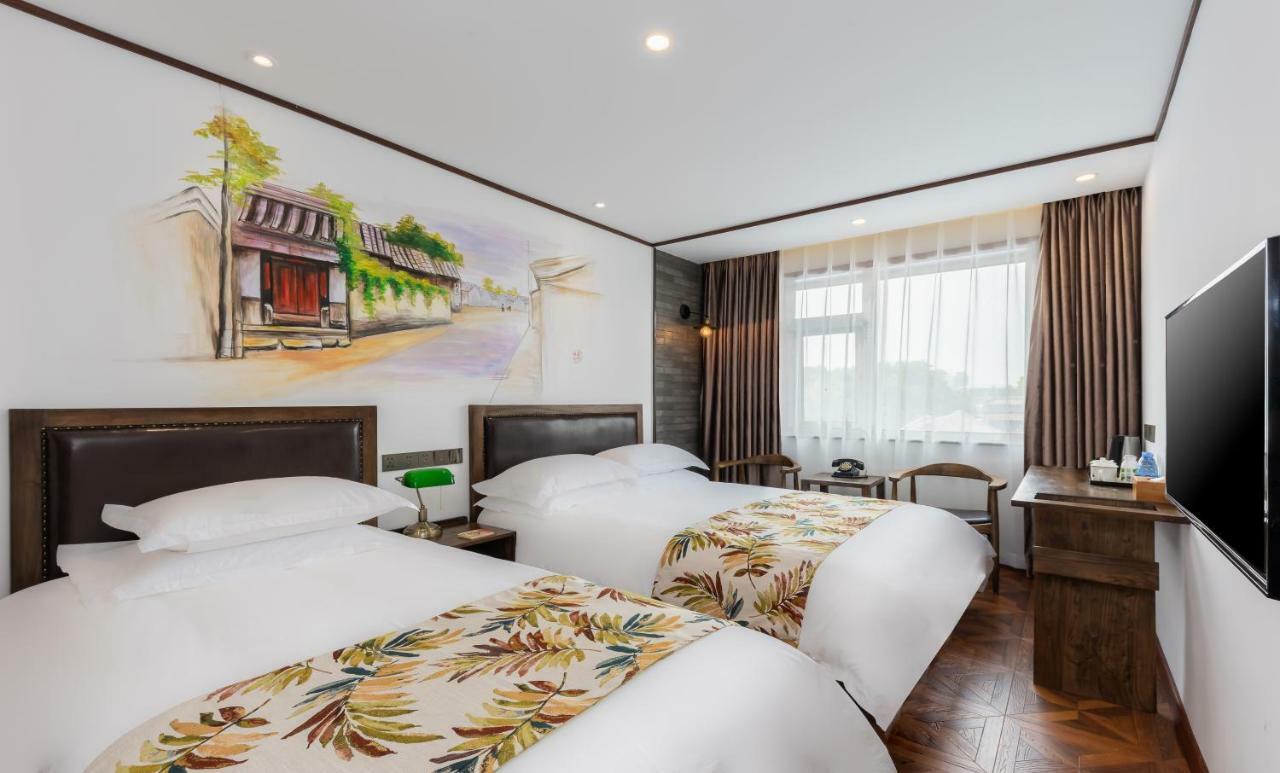 Nostalgia Hotel Near Prince Gong'S Mansion- Beihai Park, Tian'Anmen Square, Nanluoguxiang Hutong, Huguosi Hutong Snack Street, 5 Minutes Walk Away From Ping'Anli Subway Station, Free Ice Cream And Laundry Service,English Communication Well Pekin Dış mekan fotoğraf